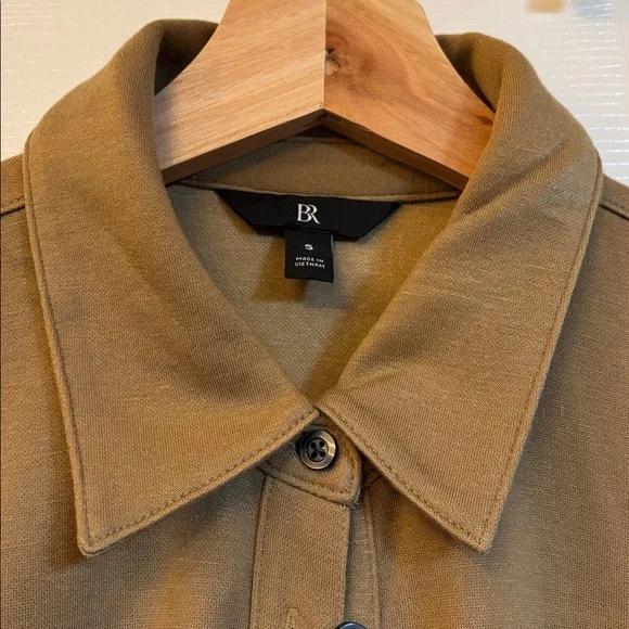 Banana Republic Khaki Stretch Button Front Collared Shirt - Picture 2 of 3